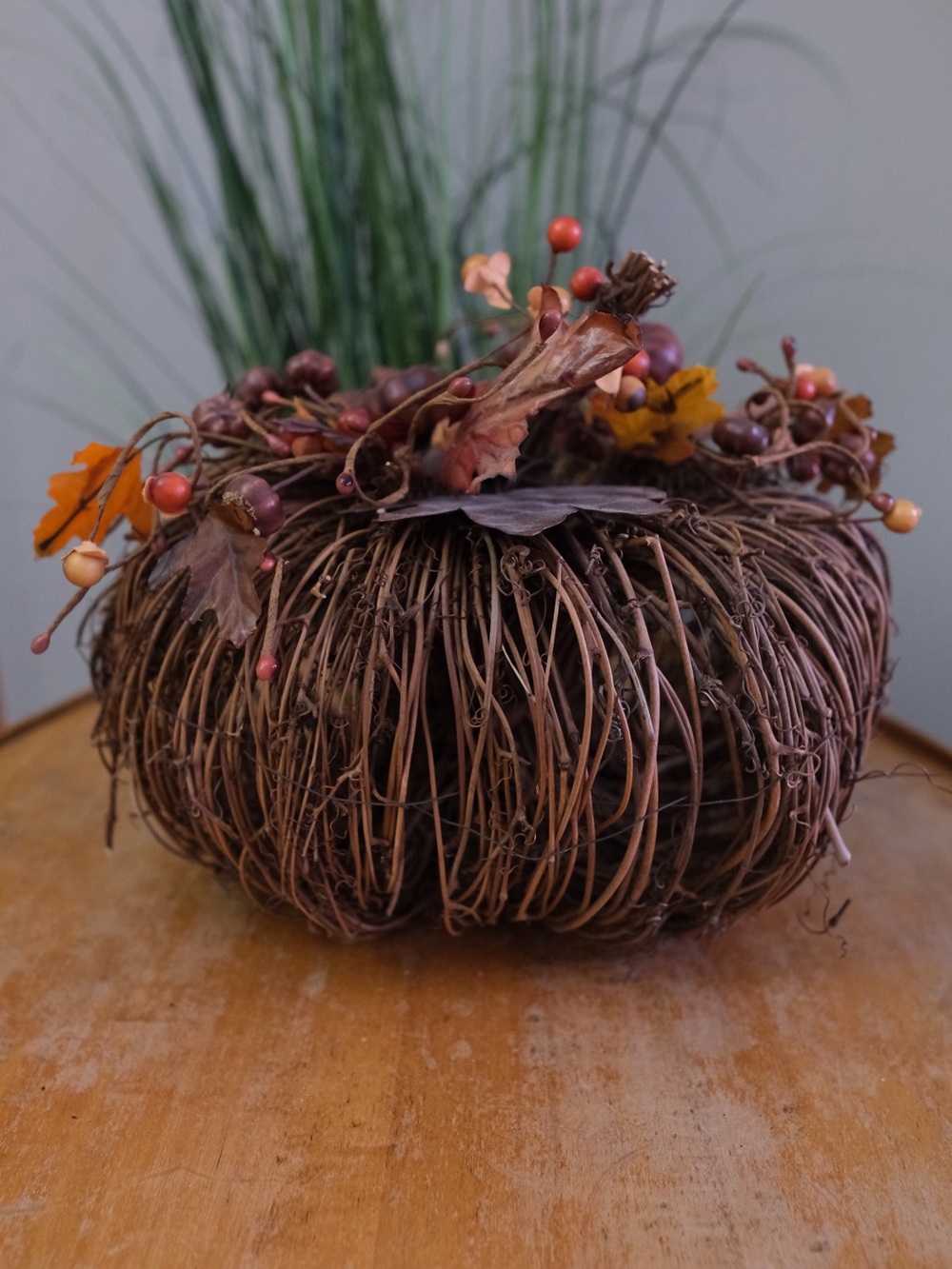 Rustic Grapevine Pumpkin Fall Harvest Centrepiece - Picture 3 of 10